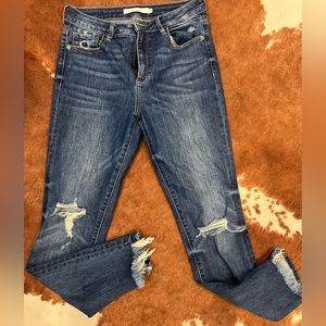 Distressed “Hidden” jeans with frayed edge